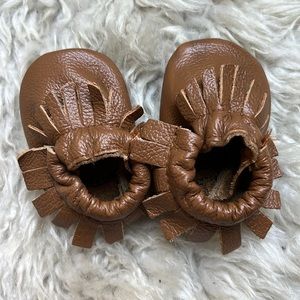 BirdRock Baby Moccasins Newborn sz 2 leather
